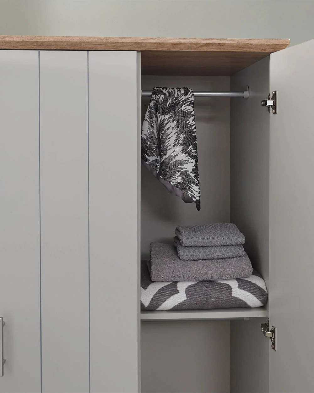 Kendal 3 Door Wardrobe With 3 Drawers, Grey - Image 2
