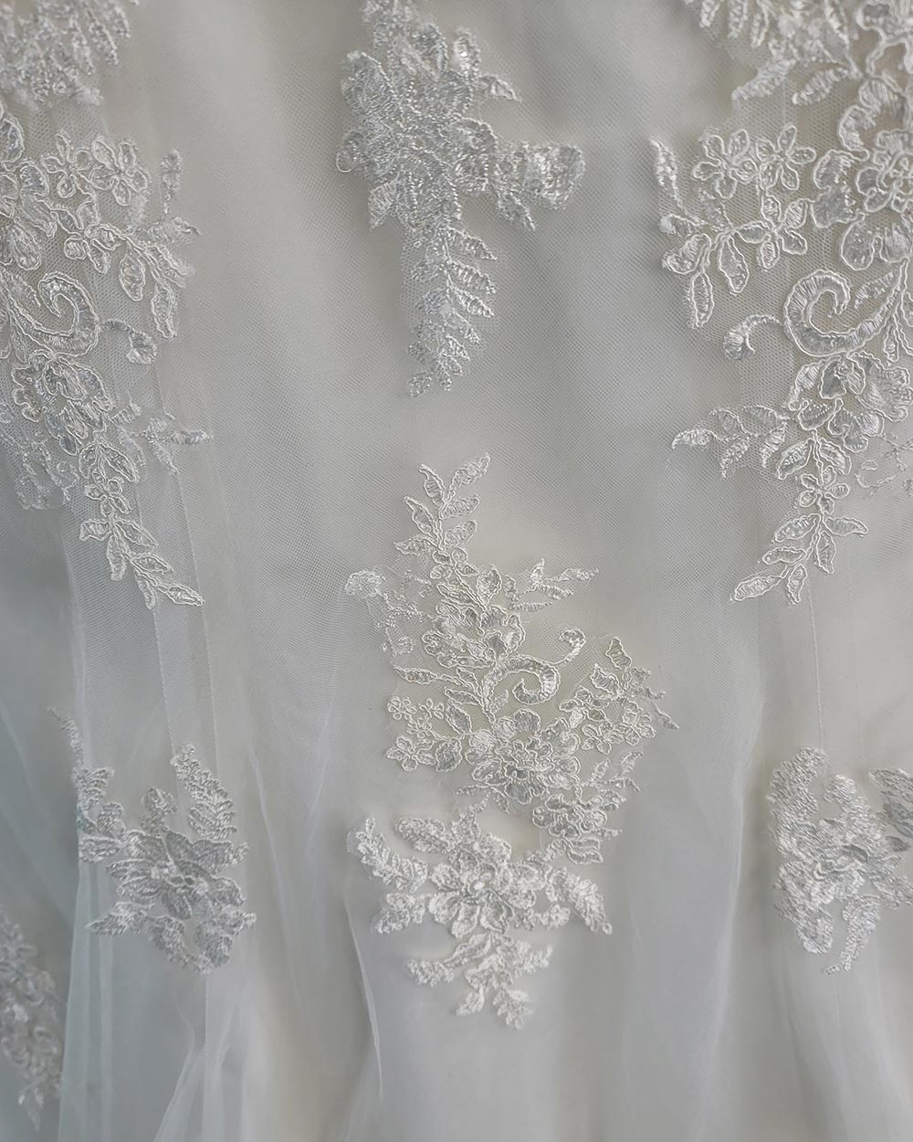 Amanda Wyatt Ivory Strapless Wedding Dress Size 10 - Image 17