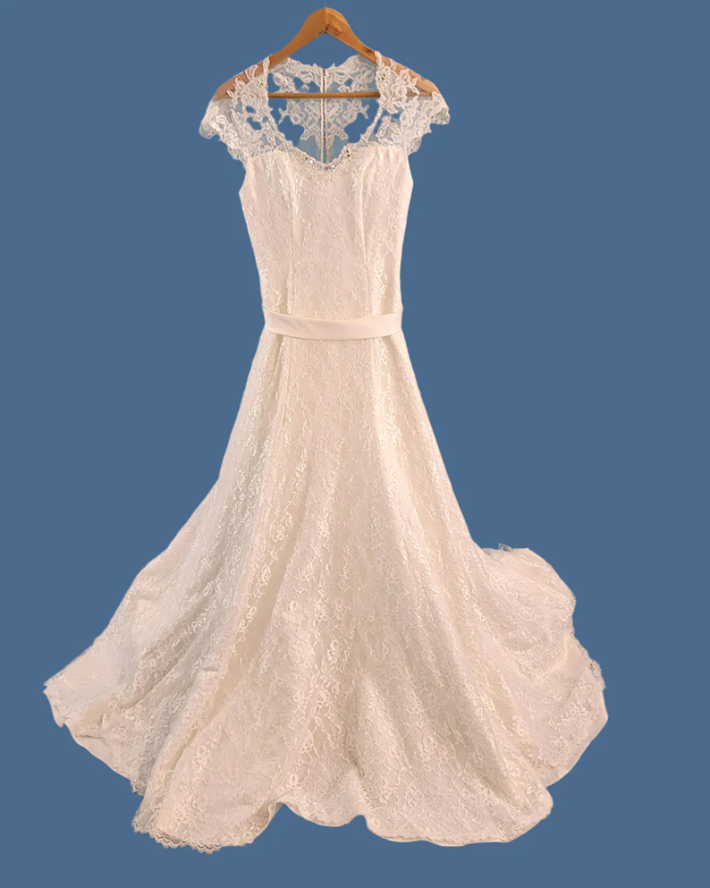 Charlotte Balbier Ivory Lace Sleeved Wedding Dress Size 10