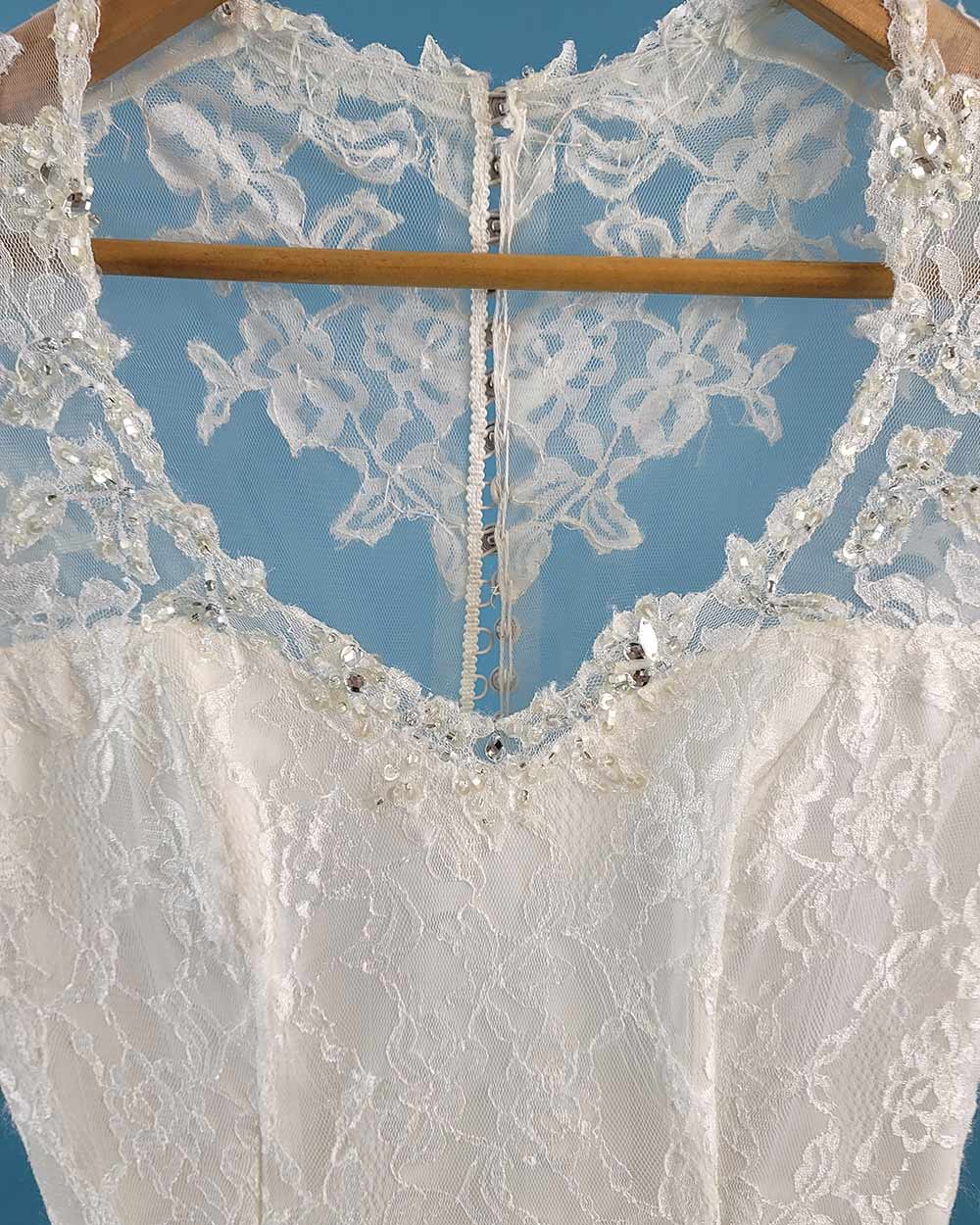Charlotte Balbier Ivory Lace Sleeved Wedding Dress Size 10 - Image 4