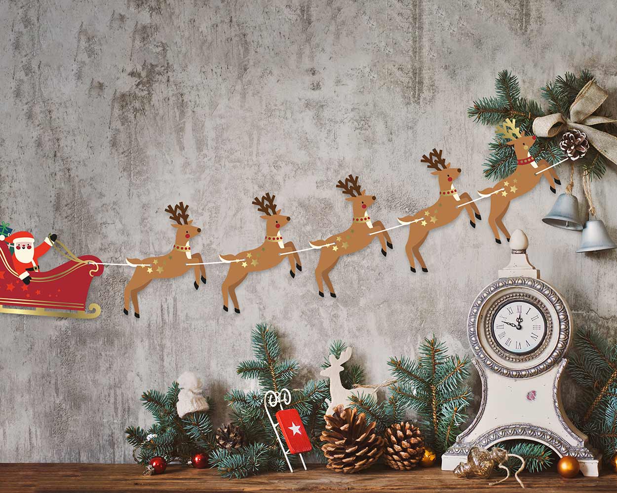 Christmas Bunting Santa Reindeer Presents - Image 3