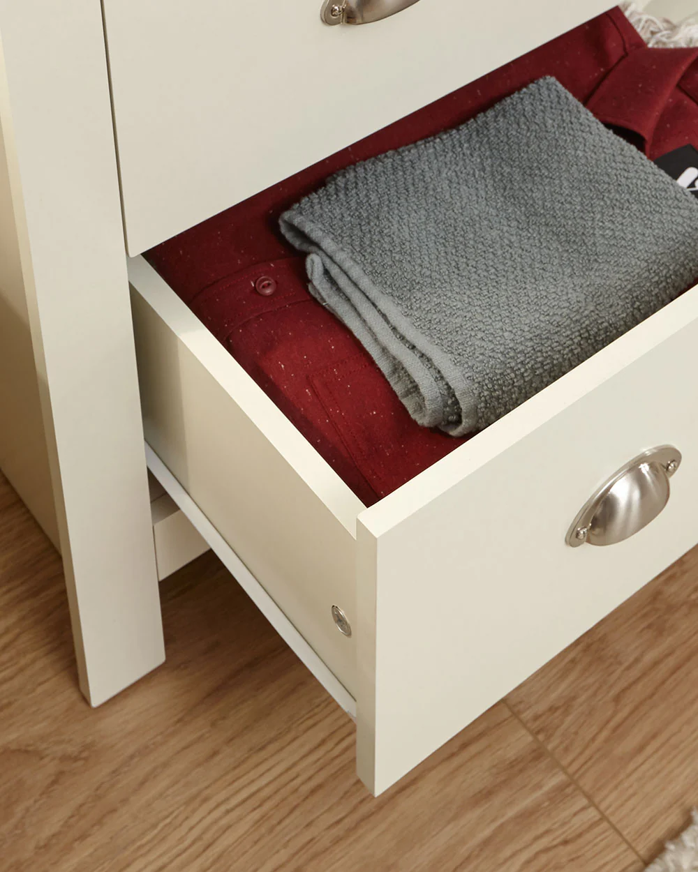 Lancaster 2 + 2 Drawer Chest Of Drawers Cream - Image 5