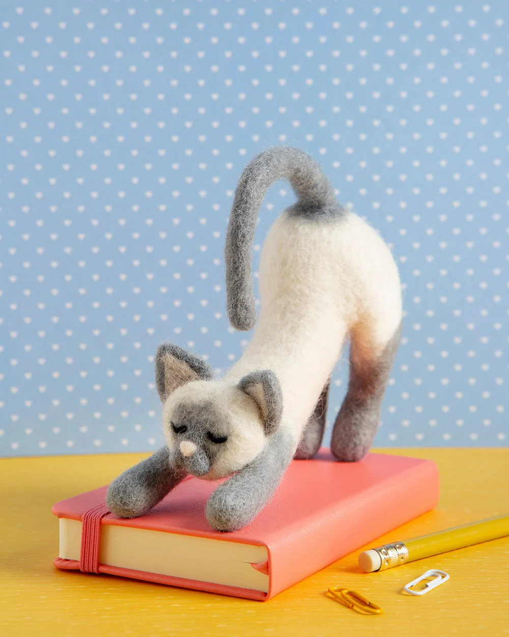 Stretching Cat Needle Felting Kit Adult Craft Kit 14+ - Image 2