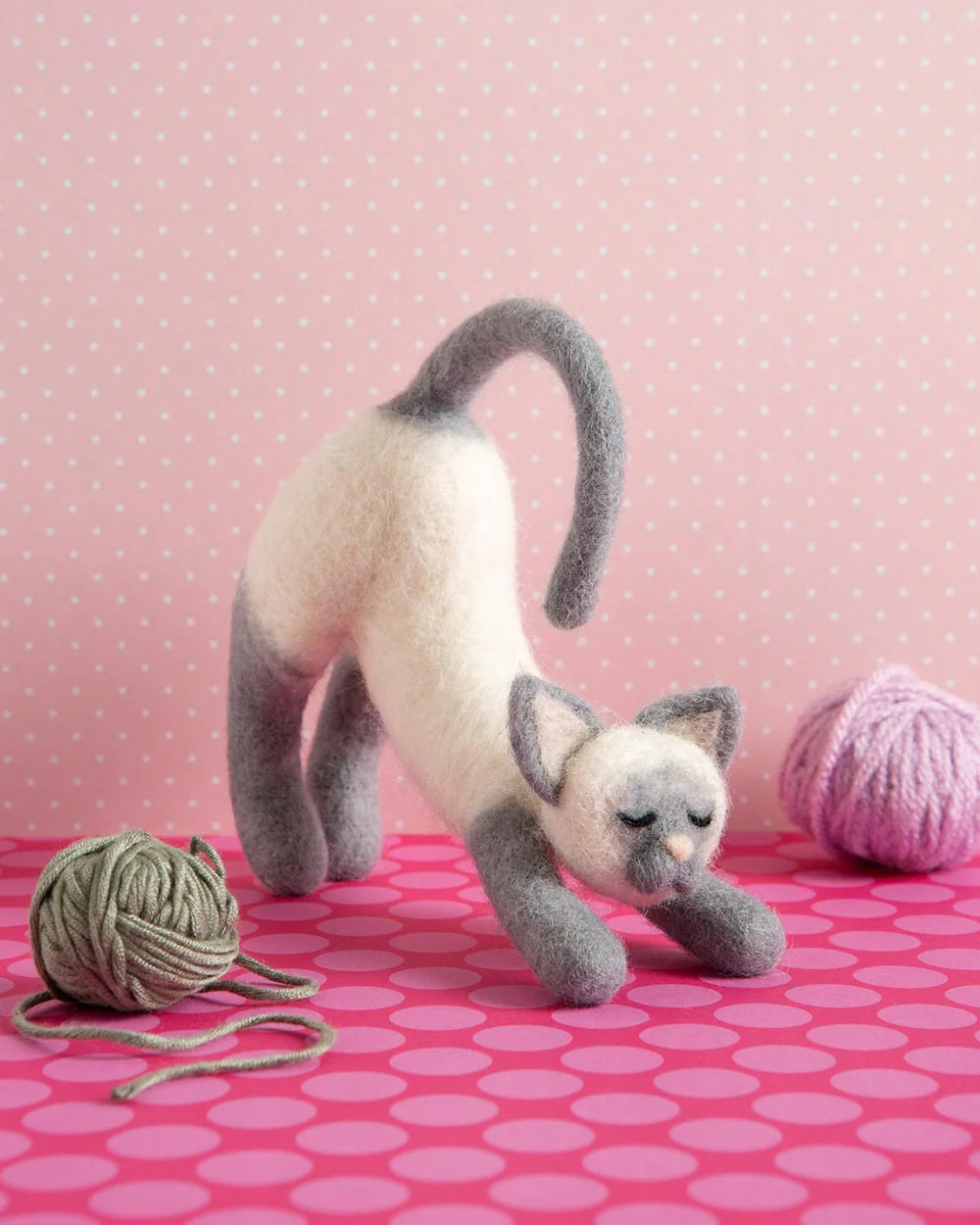 Stretching Cat Needle Felting Kit Adult Craft Kit 14+ - Image 3