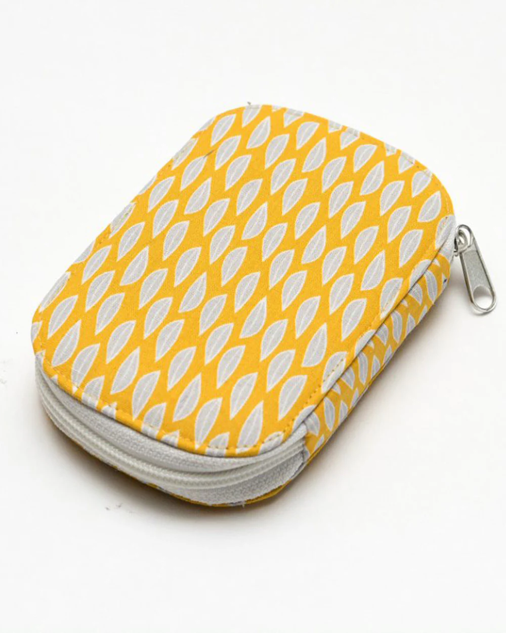 Travel Sewing Kit In Stylish Case, Yellow - Image 3